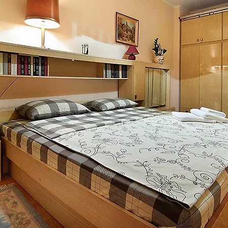 Aparton Zolotaya Gorka 6 Apartment *